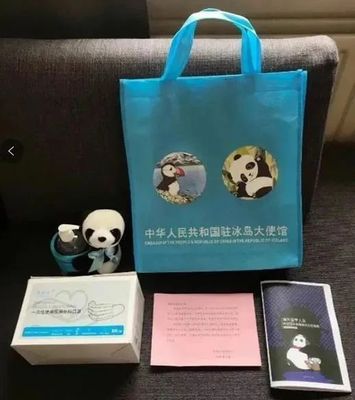 萬里送溫暖 多部門聯合行動，為海外學子發放防疫健康包